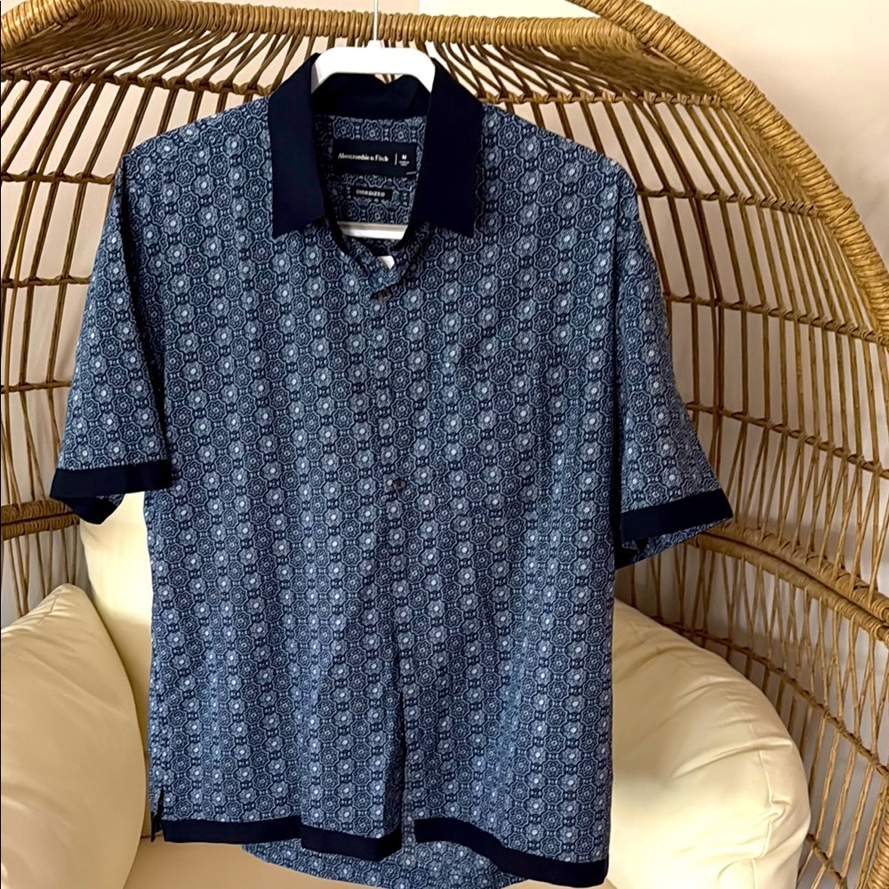 A&F Men’s oversized button up. Medium, brand new.